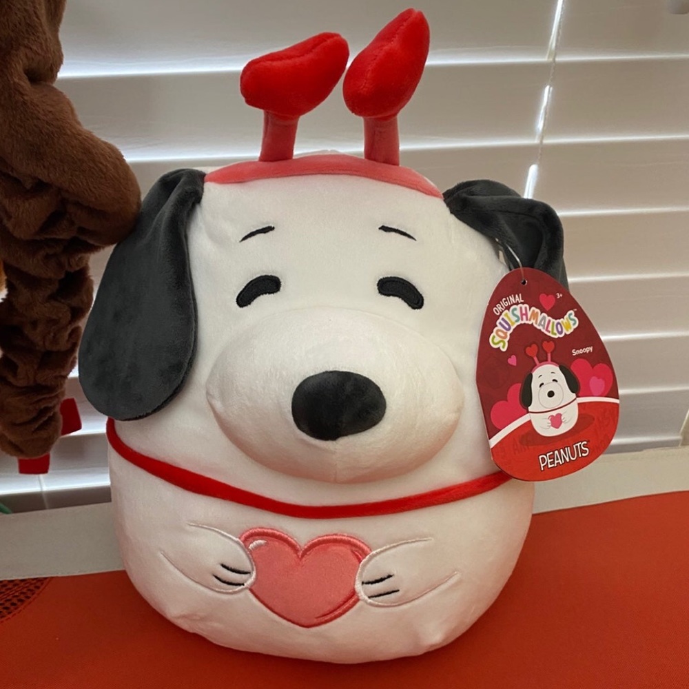 Squishmallows Valentines Snoopy Peanuts - 8" Snoopy NWT